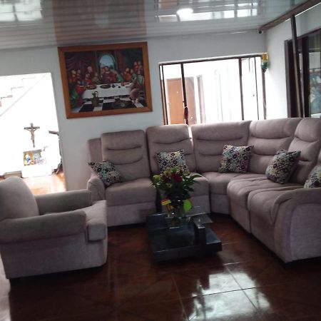 Habitacion Con Bano Privado Cerca Al Aeropuerto Bogota Ngoại thất bức ảnh